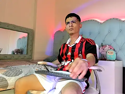 Apolo_Richards webcam