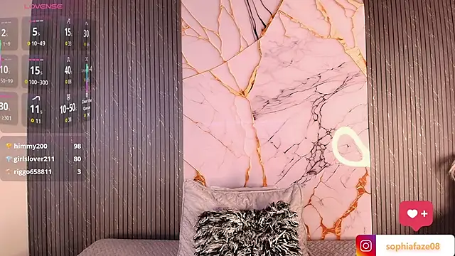 big_tits_in_your_face webcam