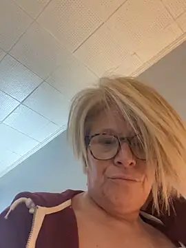 shawtythickgilf - ShawtyThickGilf's free webcam