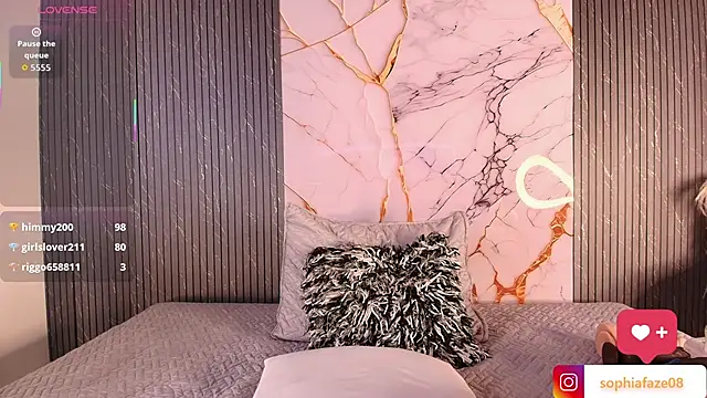 big_tits_in_your_face webcam