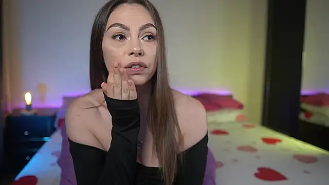 tiffanypierce - TiffanyPierce's free webcam - UK Sex Cams