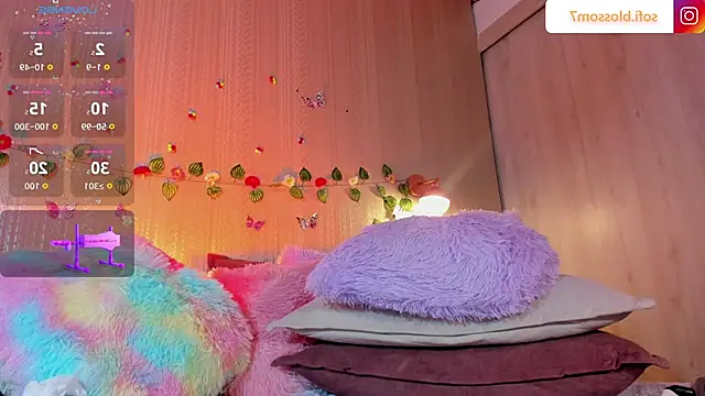 Sofi_Blossom webcam