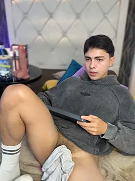 samu_hott (M young) - show buttocks