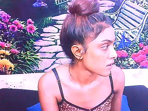 IndianPretty14u2Luv webcam