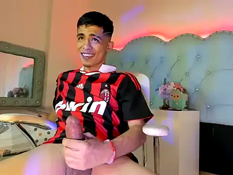 Apolo_Richards webcam