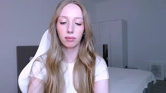 Luna_insniity webcam