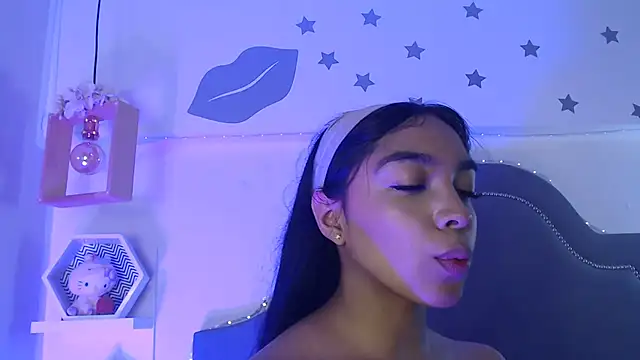 pocahontamoon webcam