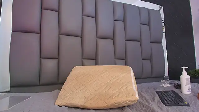 Live sex cam of kissme_luna