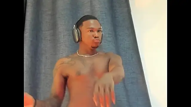 troykhalil - Troykhalil's free webcam - UK Sex Cams