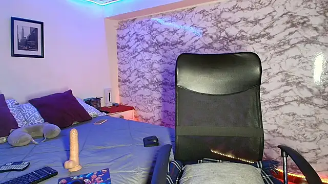 Camila_IRoose webcam