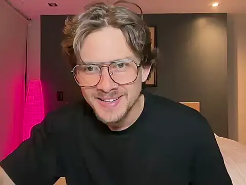 mcklister_kinky_feets webcam