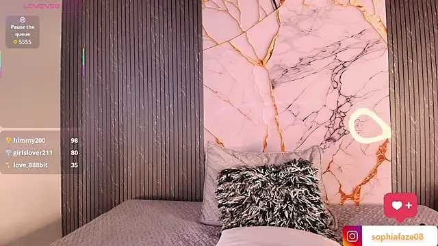 big_tits_in_your_face webcam