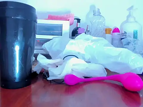 lindsey_hot1 - LINDSEY_HOT1's free webcam - UK Sex Cams