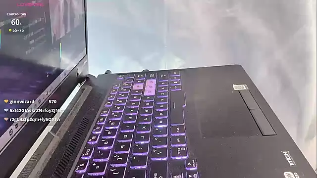 wxqmm (F young) - 乖乖女，听话，完成口交假鸡巴5分钟