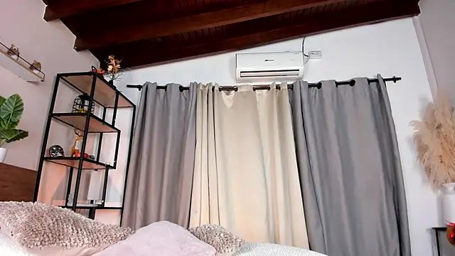 amber_maxwell webcam