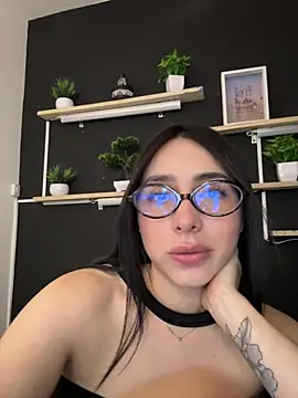 Webcam Model (isabella_jade)  is live.Free join now!