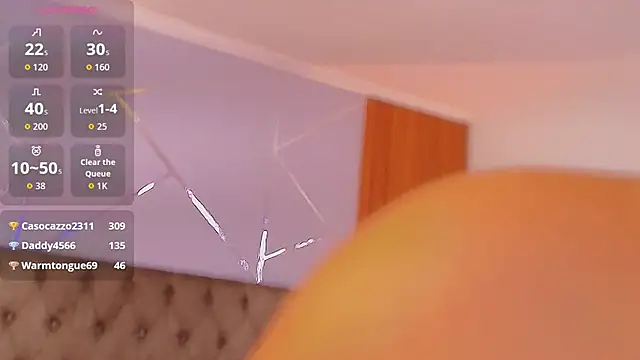 charlottee_white webcam