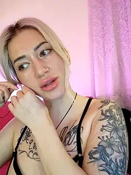 Webcam Model (Gina-Lumara)  is live.Free join now!