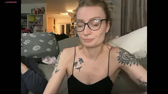 harleyblair - Harleyblair's free webcam - UK Sex Cams