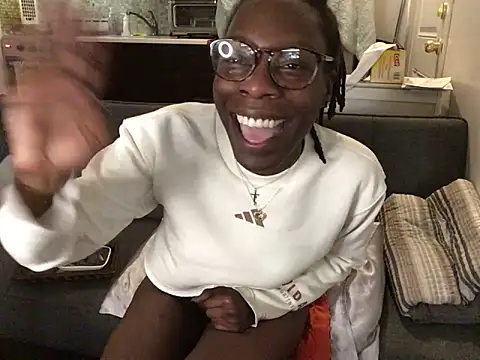 littyleesh1 - Littyleesh1's free webcam - UK Sex Cams