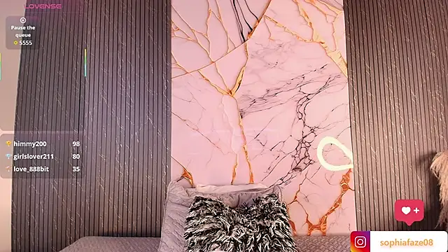 big_tits_in_your_face webcam