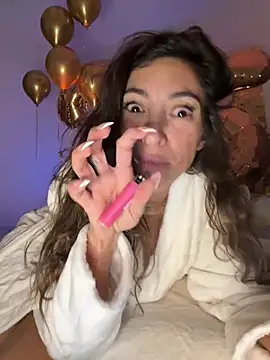 Amani_thewolf webcam