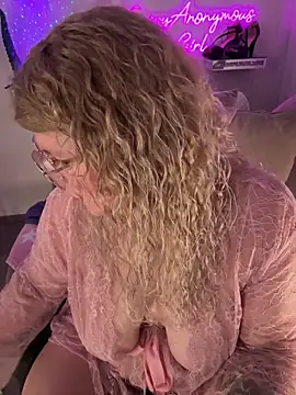 CurvyAnonymousGirl89 webcam