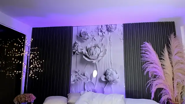 ShaniaDaniels webcam