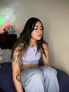 emily_24x webcam