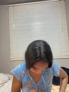 Poli_amor2025 webcam