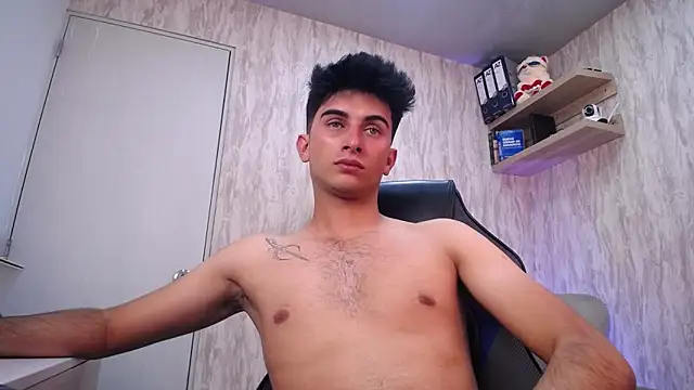 mrwilliseo (M twink) - I put my package in the office