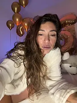 Amani_thewolf webcam