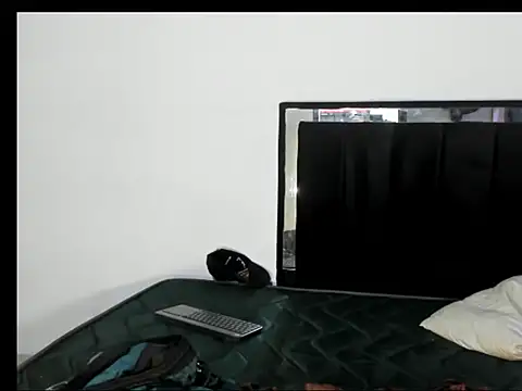 sweet_couple79 - Sweet_couple79's free webcam - UK Sex Cams