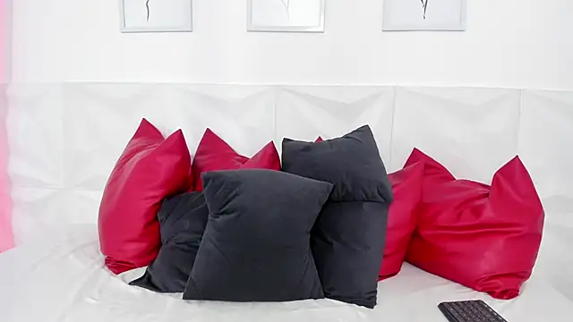 naomi_amoretti webcam