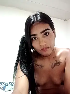 Nahomy_Kamber webcam