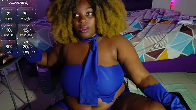 ebony_NeighborMoans webcam