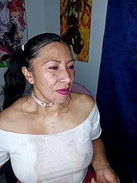 Esmeralda_546 webcam