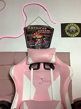 Webcam Model (Alaska_euphoria)  is live.Free join now!