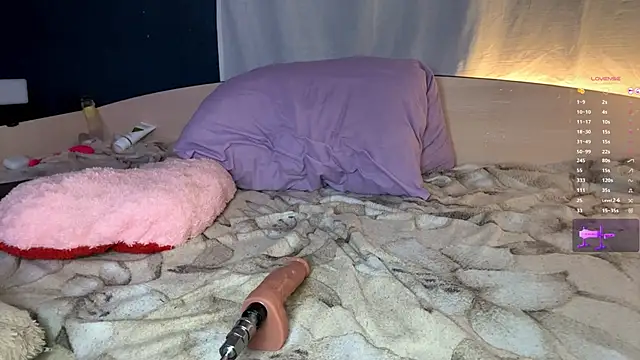 MaryjaneSpider webcam