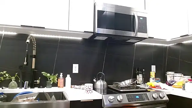 HazelSkyesChat webcam