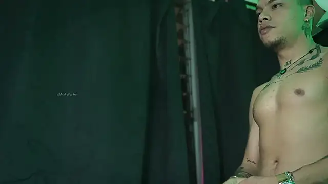 AlphaMasterXxx webcam