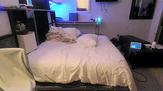 sissytrapdolly24 webcam