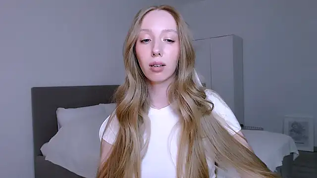 Luna_insniity webcam