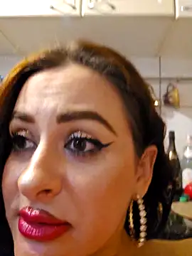 WatchTheQUEEnConQuer88 webcam