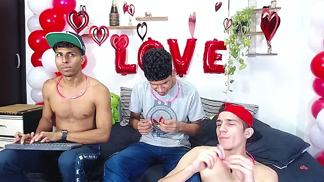 Interracial_Snow_Bunny webcam