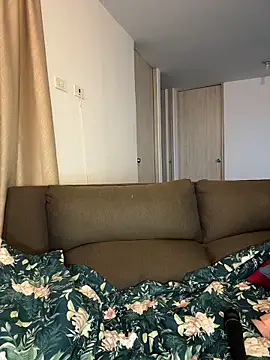 milablossom-with-pussy webcam