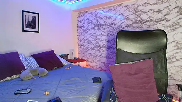 Camila_IRoose webcam