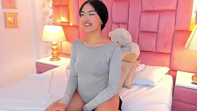 ellaevanz - EllaEvanz's free webcam - UK Sex Cams