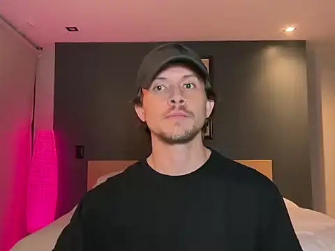 mcklister_kinky_feets webcam