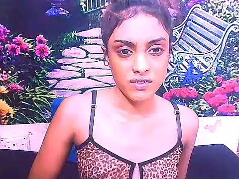 IndianPretty14u2Luv webcam